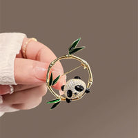 MayTree Brosche "Pandabär mit Bambus"