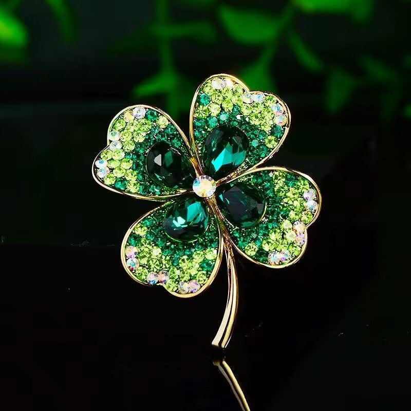 Clover" brooch, green