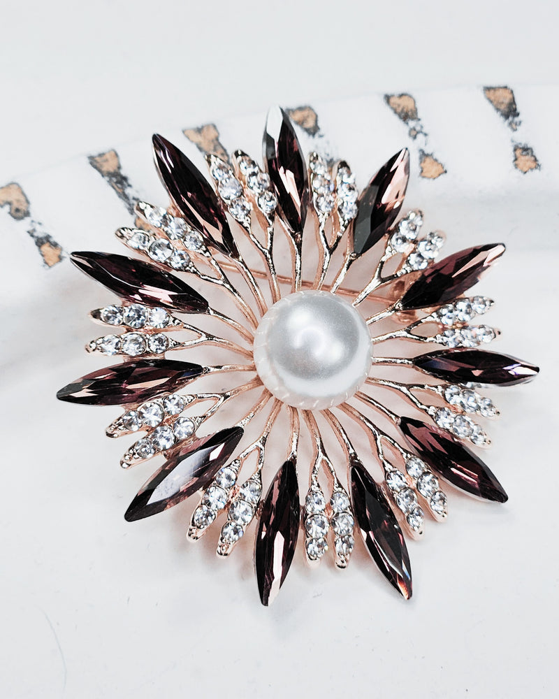 "Summer blossom" brooch, pink with rhinestones and a decorative pearl