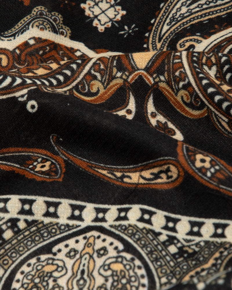 Large fashion scarf Cashmere Feeling 130x130cm Paisley