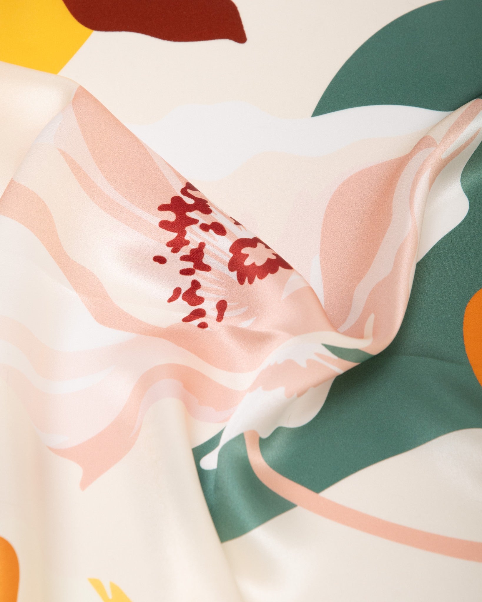 Seidentuch Premium quadratisch 64x64cm handrolliert, Blütenpoesie