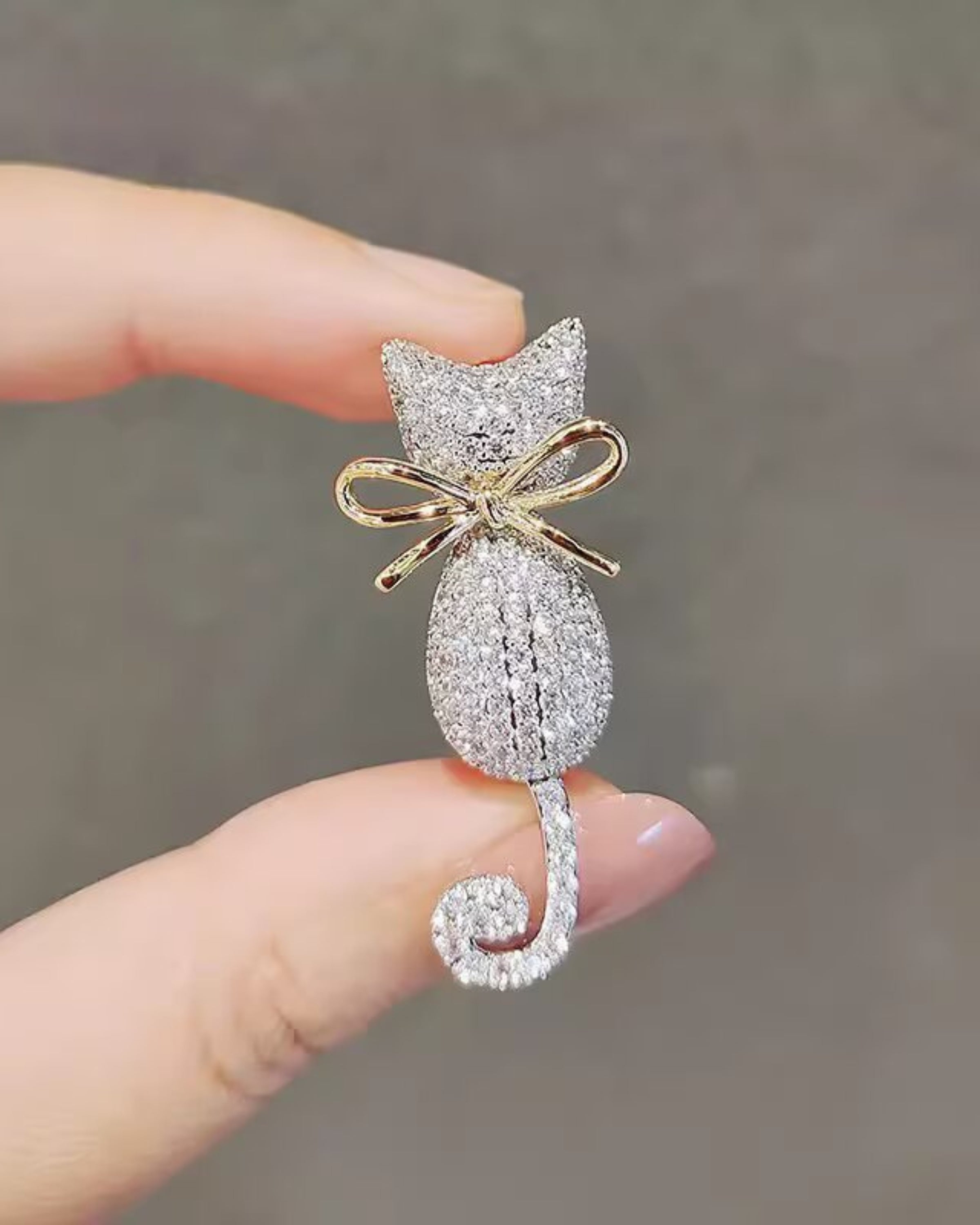 MayTree Brosche "Katze mit Schleife", mit Strass