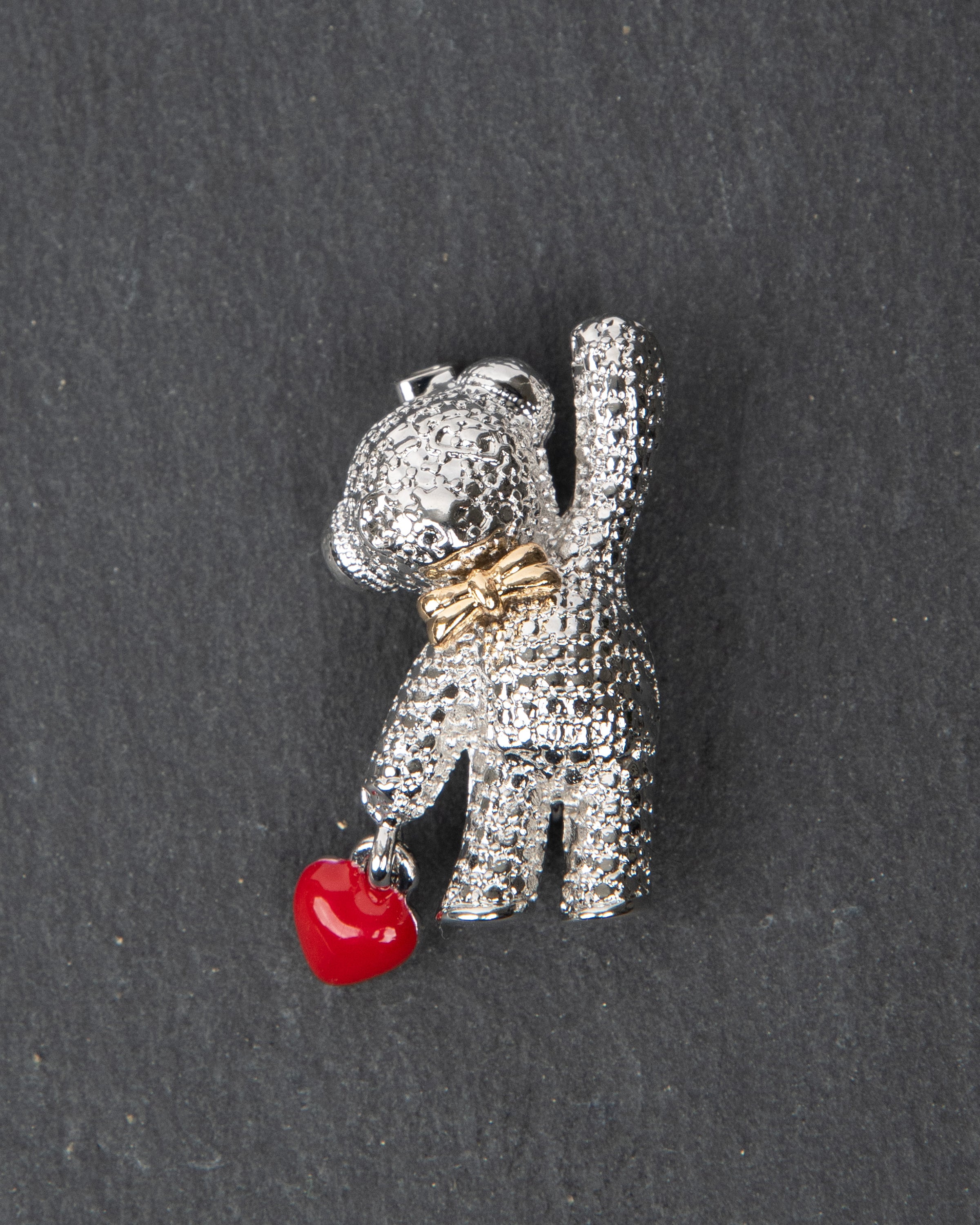 MayTree brooch "Bear with bow tie and heart"