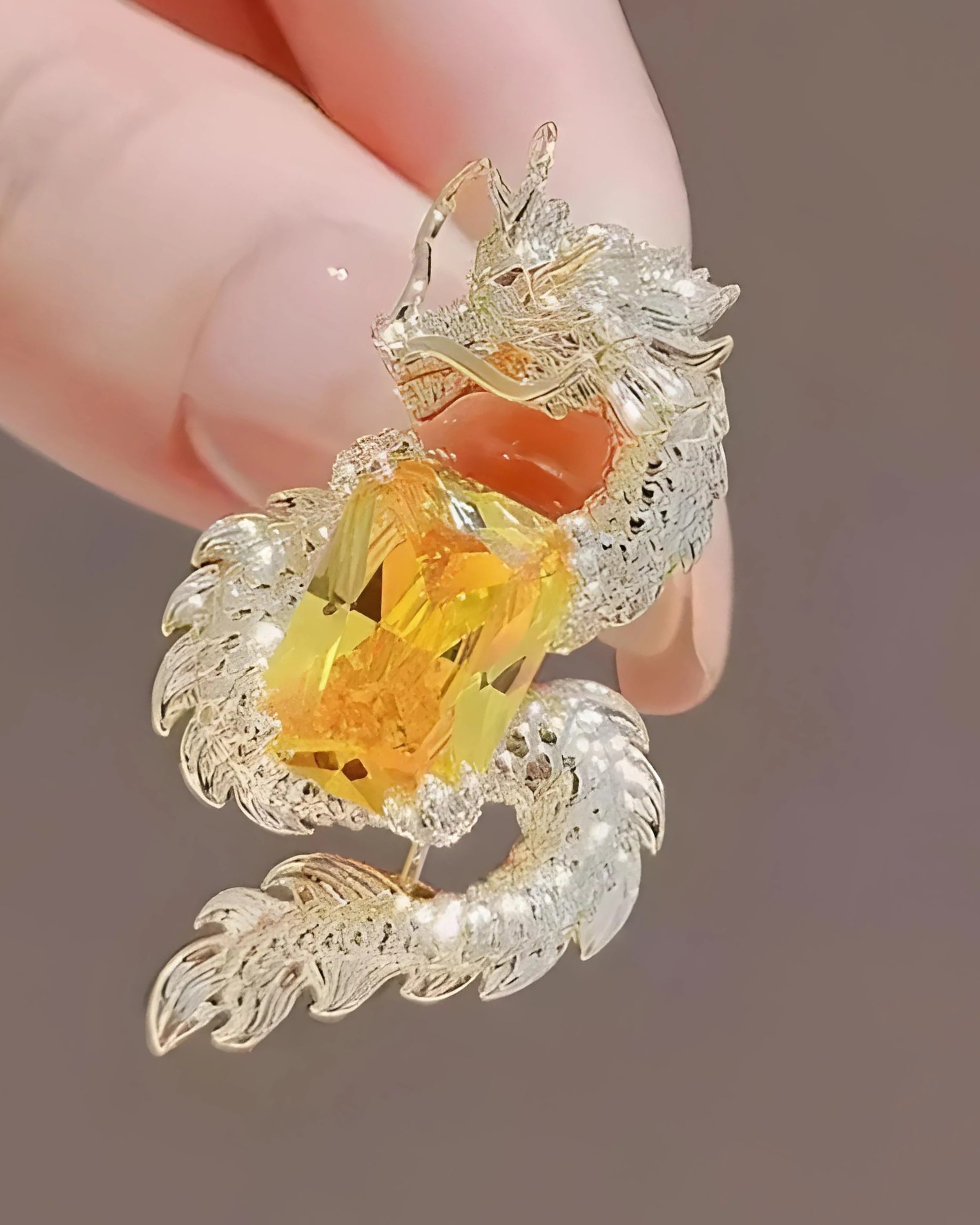 Broche "Dragon d'or