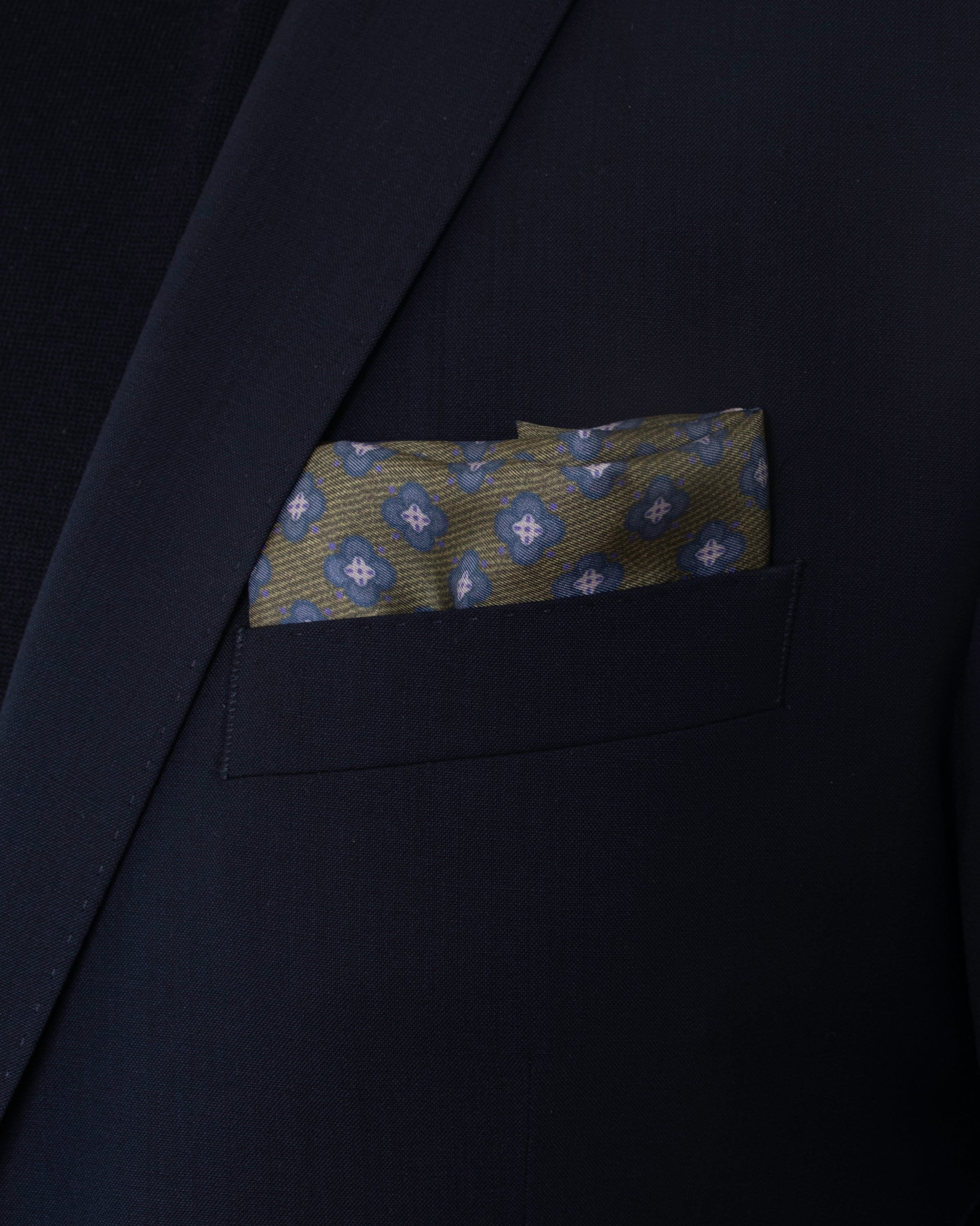 Men's silk scarf subtle pattern green