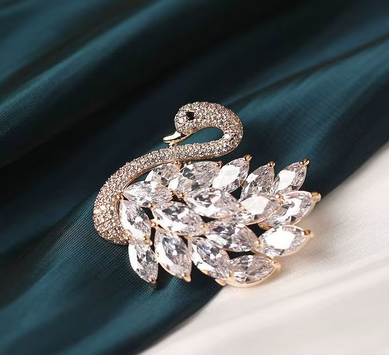 Swan" brooch, brilliant