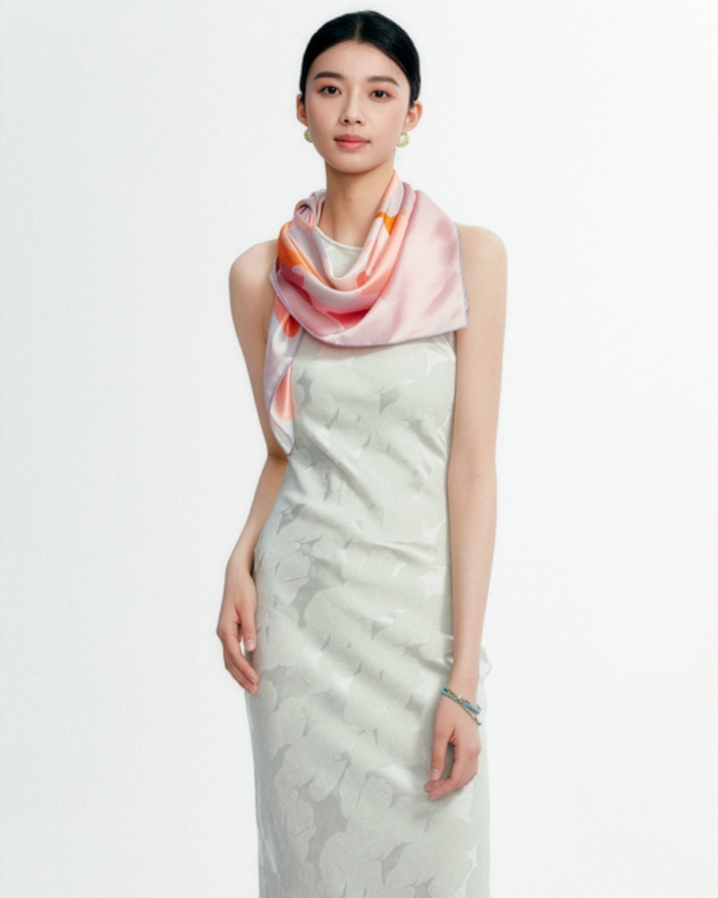 Seidentuch Premium quadratisch 86x86cm handrolliert, Rosentuscherei orange